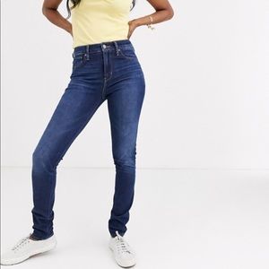 Levi’s 721 High Rise Skinny jeans